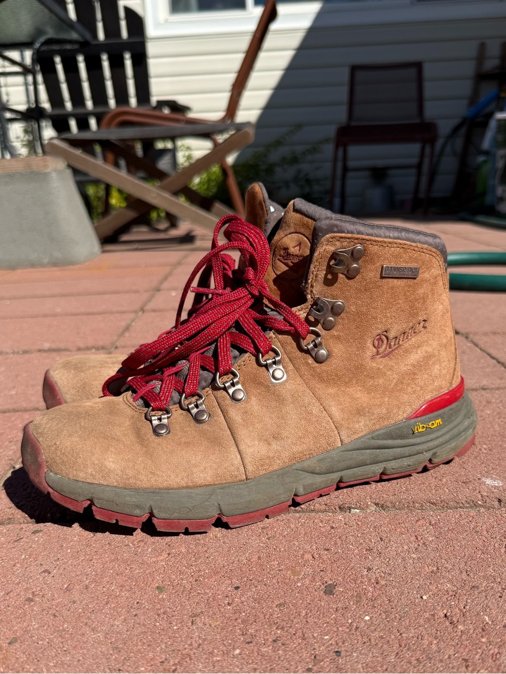 Danner Mountain 600 Women's Hiking Boots with Red Laces - Size 8